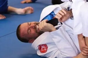 Gi vs No-Gi: O Que Muda no Equipamento